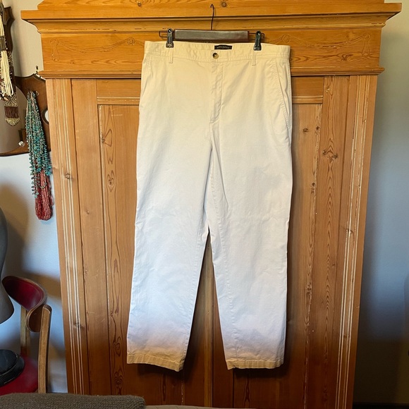 Banana Republic size 14 High Rise Authentic Chino. Never worn. Off white classic - Picture 4 of 9